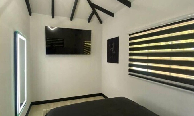 Orange Hill Apartamento | Cozy Couples Retreat 2 Bedroom