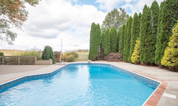 Biglerville Casa | Cozy Cow | 4 Bed, 2 Bath