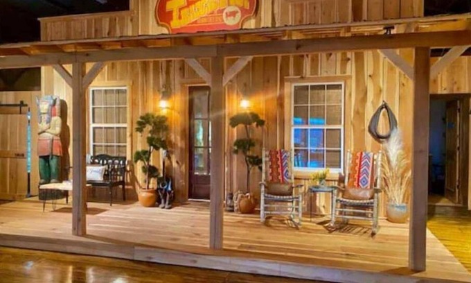 Vinemont Casa | Cozy cowboy retreat that feels like a western town overlooking a beautiful ranch