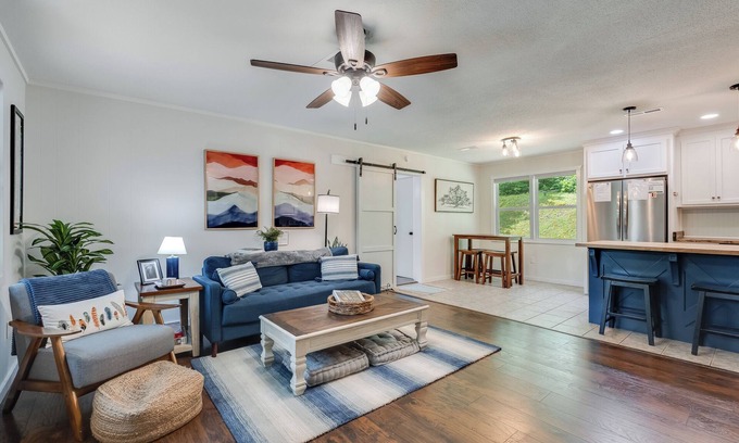Upper Peachtree Cabaña | Cozy Creekside Cottage near Folk School, Murphy, and Hayesville