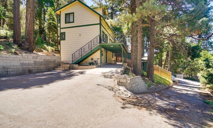 Crestline Apartamento | Cozy Crestline Getaway about 2 Mi to Lake Gregory