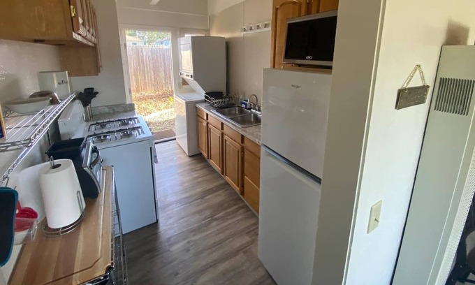 Eureka Casa | 🍃Cozy, cute, central Eureka; pets ok; sleeps 4-5