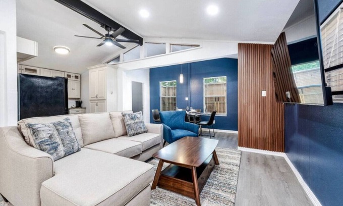Cypress Casa | Cozy & Cute Home|2BD/1BR