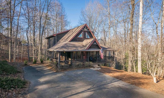 Dahlonega Casa | Cozy Dahlonega Cabin w/ Hot Tub