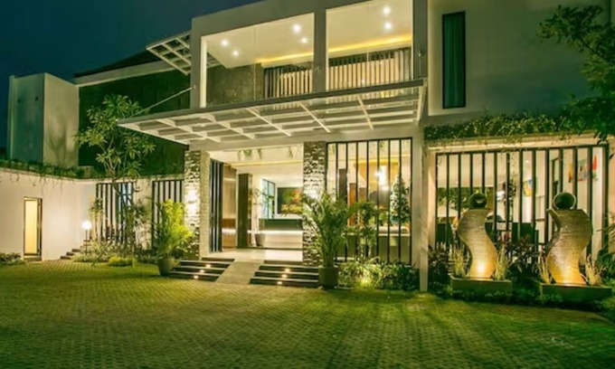 Tuban Casa | Cozy deluxe room close to airport - RO for 2 pax
