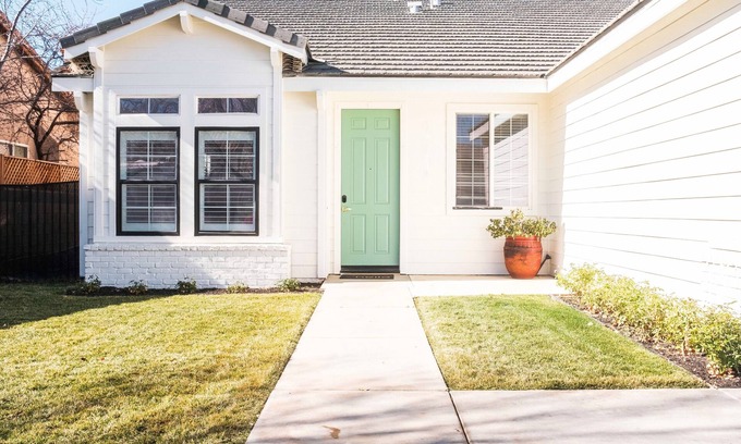 Lancaster Casa | Cozy desert getaway