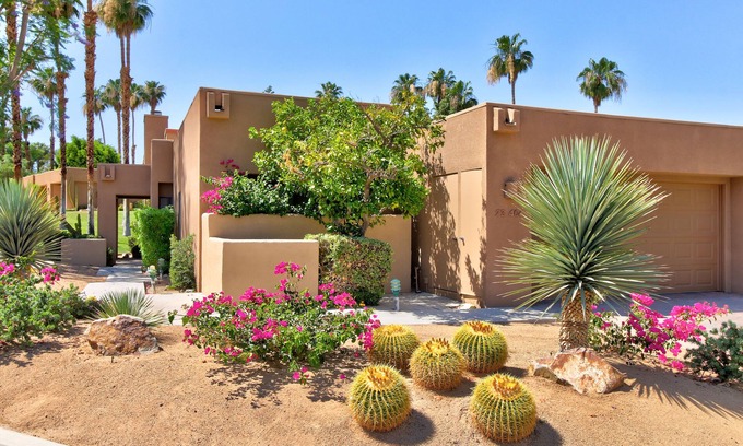 Palm Desert Condominio | ¡NUEVO LISTADO! Acogedor condominio con piscina compartida y jacuzzi cerca de campos de golf, parque nacional