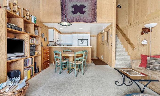 Bear Valley Condominio | Cozy Dog Friendly Studio w/ Loft - Creekside #87 by Bear Valley Vacation Rentals