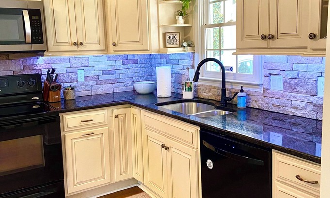 Wake Forest Casa | Cozy dog friendly Wake Forest Home close to Joyner Park and Downtown Wake Forest