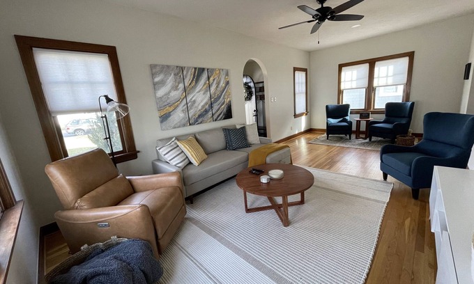 Great Bend Casa | Cozy Double King Suite Bungalow