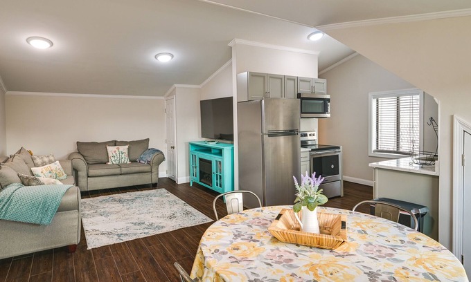 Woburn Apartamento | Cozy Downtown Woburn Rental w/ Walkable Location!