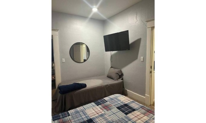 Enid Casa | Cozy Duplex 225