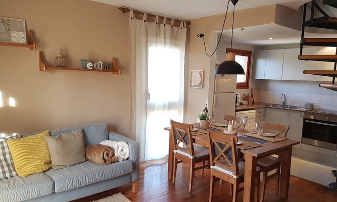 Puigcerda Apartamento | ÁTICO DÚPLEX para 6 en PUIGCERDÀ, 2 baños, ideal familias, buhardilla y chimenea