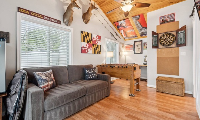 Edgewater Casa | Cozy Edgewater Cottage w/ Backyard Hangout