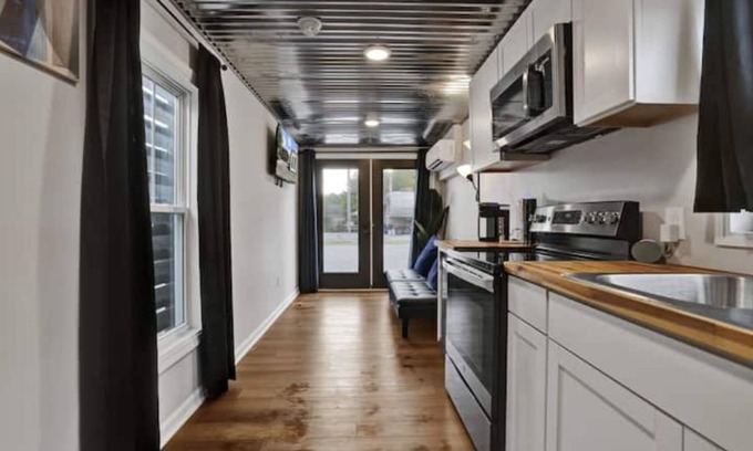 Athens Cabaña | Cozy Electric Blue Cargo Cottage - Lot 25