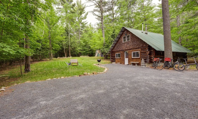 Elizabethtown Cabina | Cozy Elizabethtown Cabin w/ Fire Pit!