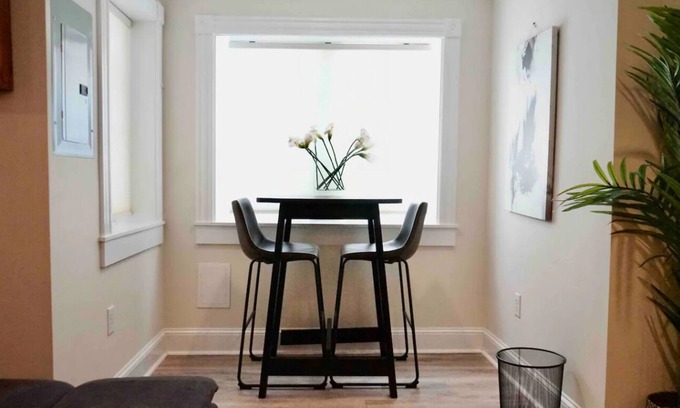 H Street Corridor Apartamento | Cozy English basement in Capitol Hill