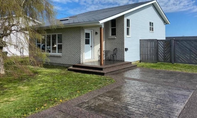 Yarmouth Apartamento | Cozy executive suite in Yarmouth for young professionals/retired individuals