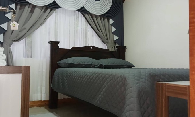 Puntarenas Casa | Cozy Family House, 5 minutes drive to Monteverde Rain Forest and quite area.