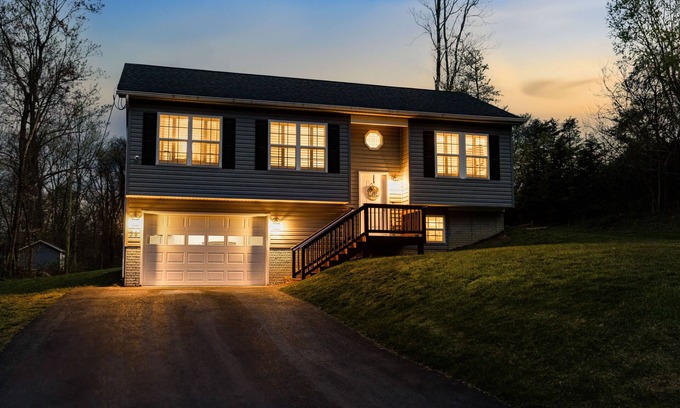 Millville Casa | Cozy Fall Retreat With Fire Pit – Near Trails