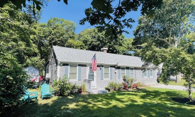 North Falmouth Casa | Cozy Falmouth Summer Rental - Less than 1 mile from the beach! Pets considered!