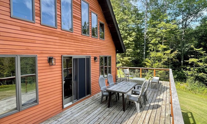 Cavendish Chalet De Esquí | Cozy Family Chalet with Mountain Views – 15 Mins to Okemo & Ludlow
