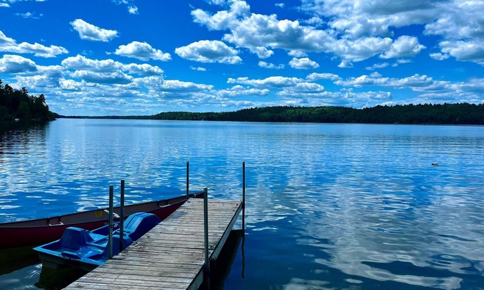 Minden Hills Cabaña | Cozy Family Cottage steps from the lake.