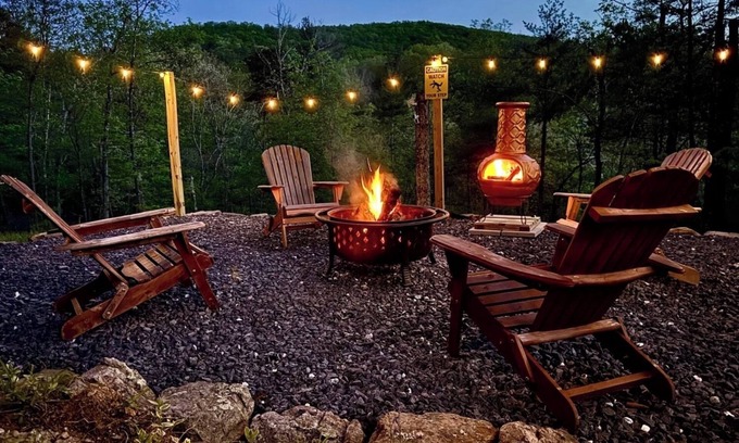 Basye Cabina | Cozy Family Friendly Cottage: GameRoom, Fire Pits & Mtn Views, Mins 2 Ski Resort