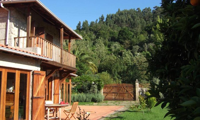Vinho Casa | Cozy Family Home in Amazing Mountain with piano