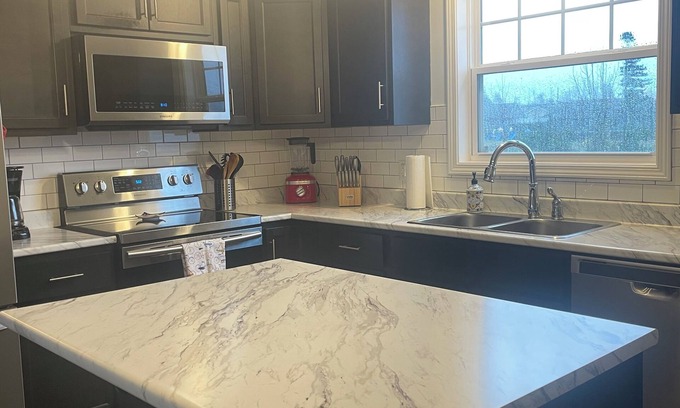 Kensington Casa | Cozy Family Home in the heart of Kensington. Close to all amenities!