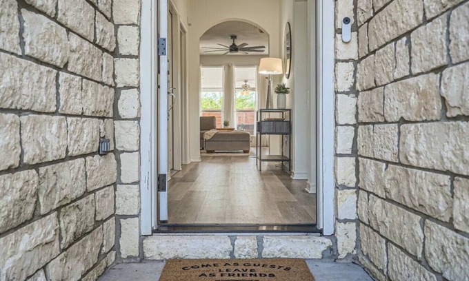 Pflugerville Casa | Cozy Family Retreat - Pet Friendly