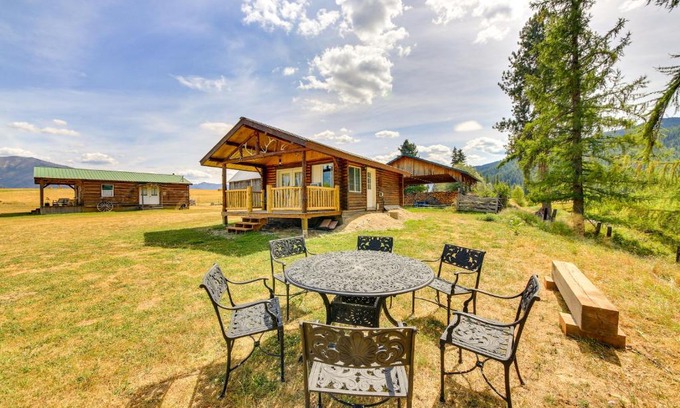Trout Creek Casa | Cozy Farm Cabin - 9 Mi to Trout Creek!