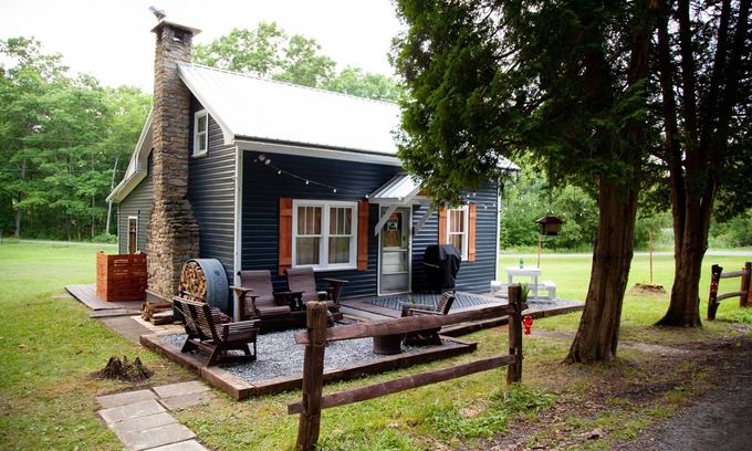 Brockway Cabina | Cozy Farmhouse Cabin