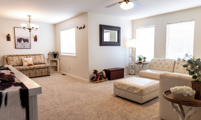Tri-Cities Casa | Cozy Farmhouse in charming Kennewick.
