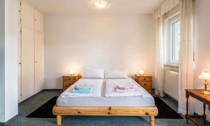 Petershausen-Ost Apartamento | Cozy "Ferienwohnung Ruth" With Terrace & Wi-Fi; Street parking available