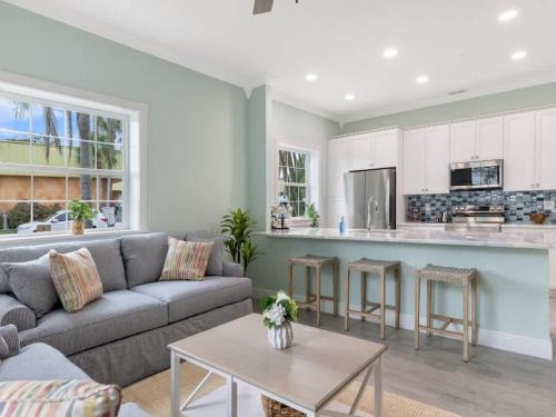 Sebastian Apartamento | Cozy first floor waterside condo