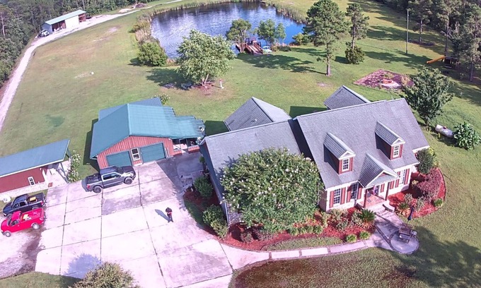 Ellabell Cabina | Cozy fishing cabin with stocked pond, near Savannah. Fenced- pet friendly!!!