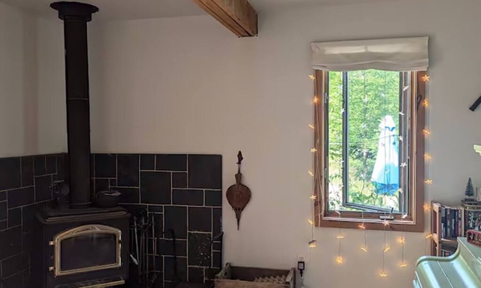 Tay Valley Cabaña | Cozy Four-Season Retreat on Farren Lake