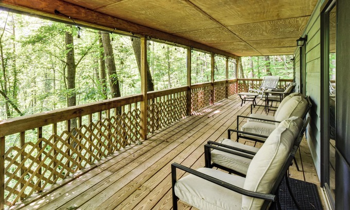 Franklin Casa | Cozy Franklin Retreat w/ Deck - 5 Mi to Downtown!