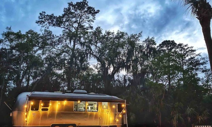 Whitemarsh Island Casa | Cozy & Fun Airstream Glamper Near Downtown & Beach