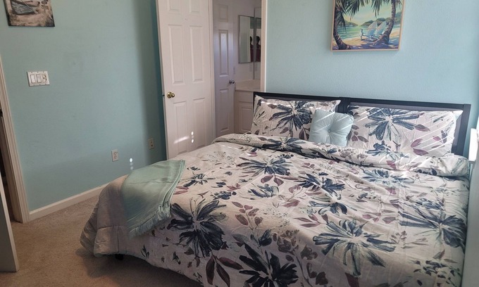 Brentwood Casa | Cozy Furnished Bedroom with Private Bath in Prime Location house