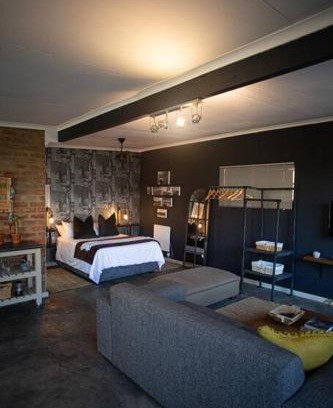 Queenswood Apartamento | Cozy Garden Cottage with Solar Power