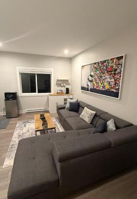 Langford Apartamento | Cozy Garden Suite with Hot Tub and Perfectly Located
