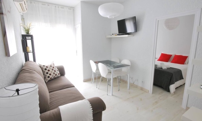 Gracia Apartamento | Cozy Gaudí Apartment in Gracia