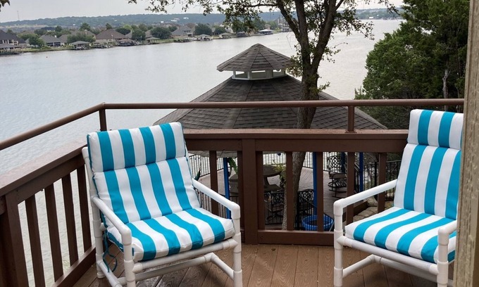 Granbury Apartamento | Cozy get away at Captain’s Landing