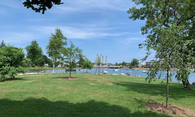 Portsmouth Apartamento | COZY GET AWAY, WALKING DISTANCE TO QUAINT PORTSMOUTH 1BR apartment