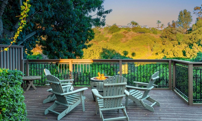 Bay Ho Casa | Cozy Getaway. Fire Pit and Endless Views! 5 Beds