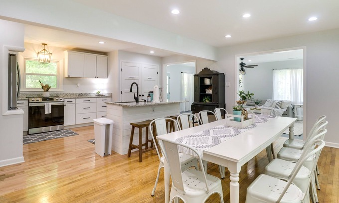 Afton Cabaña | Cozy Getaway | Near Veritas & Blue Ridge Tunnel | Modern Comforts
