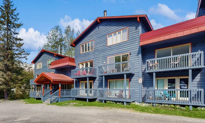 Alyeska Condominio | Cozy Girdwood Condo – Your Gateway to Alaska’s Natural Beauty