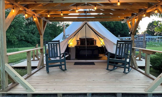 Turner Cama Y Desayuno | Cozy Glamping at Farm Bed and Breakfast in Maine